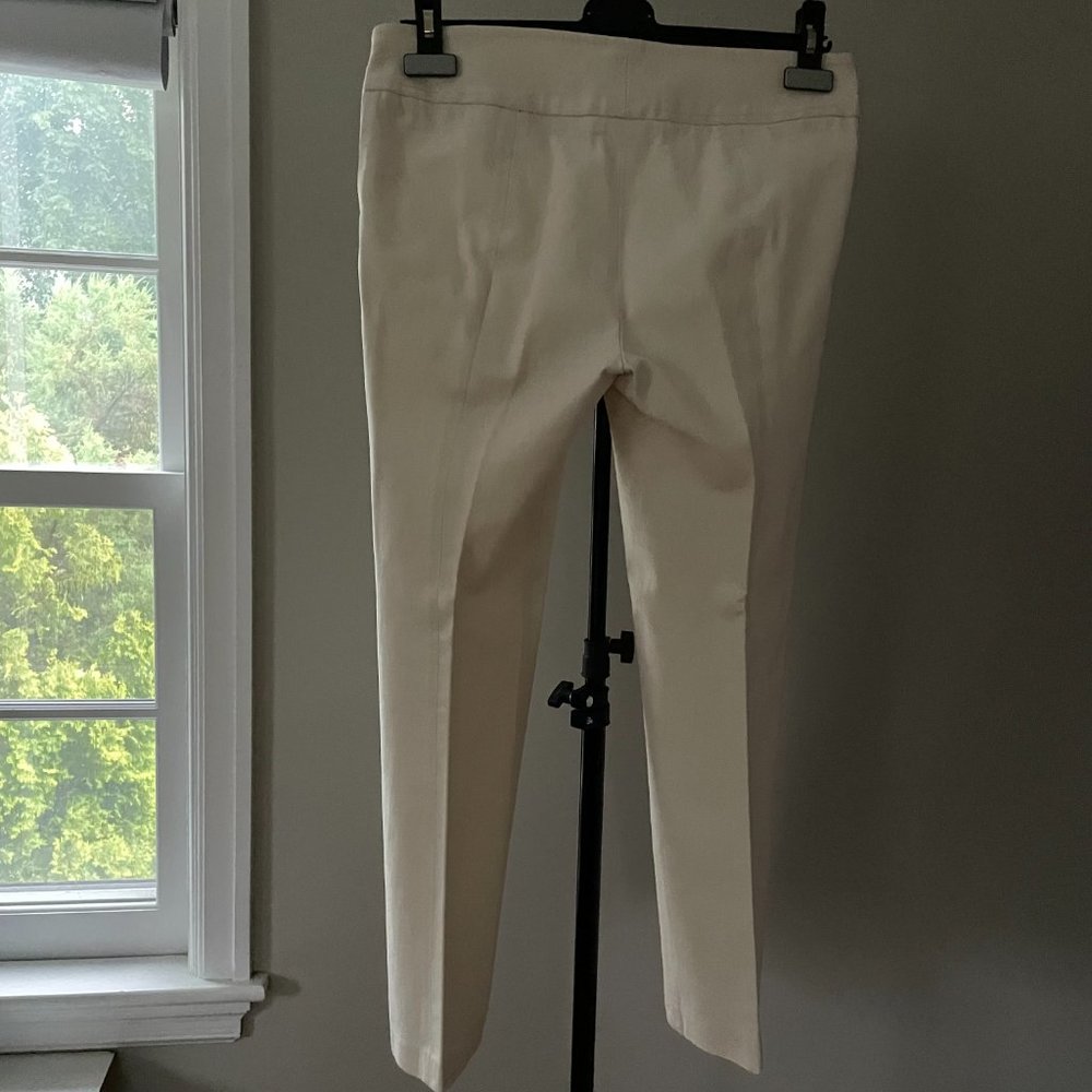 The Wrights Women Ivory Capri Pants - Picture 2 of 5